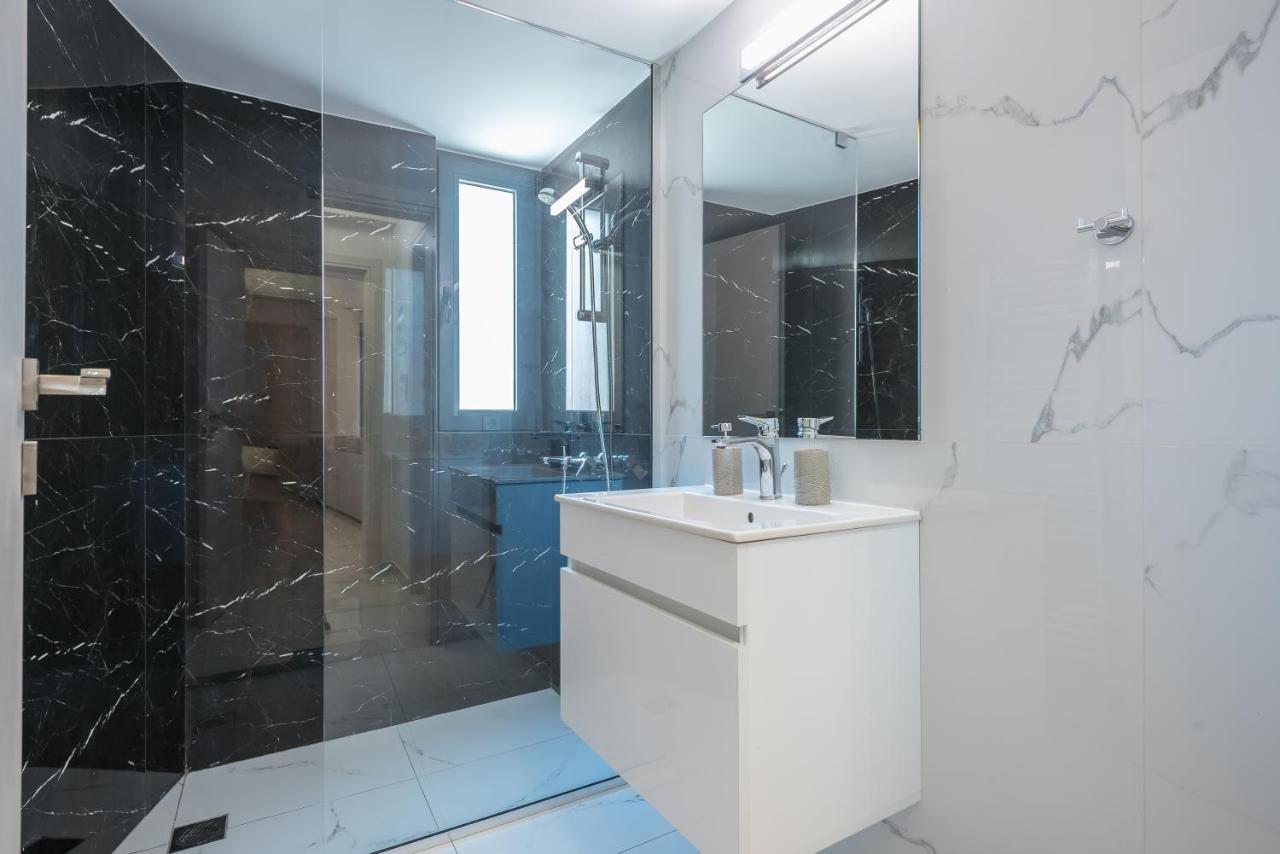 Newly Renovated Apt In The Heart Of Kerameikos Афины Экстерьер фото